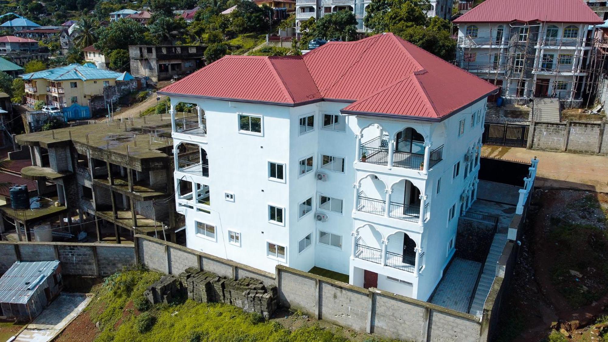 After 5 Apartment 1- 3 Spacious En-Suite Bedrooms Freetown Exterior foto